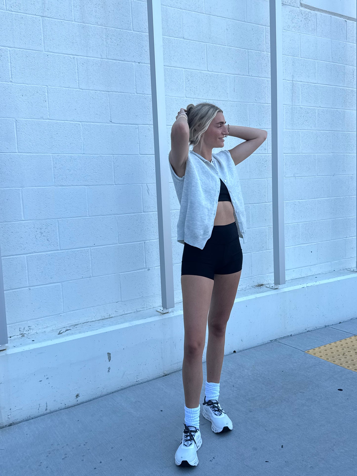 GRAY SHORT SLEEVE CARDI
