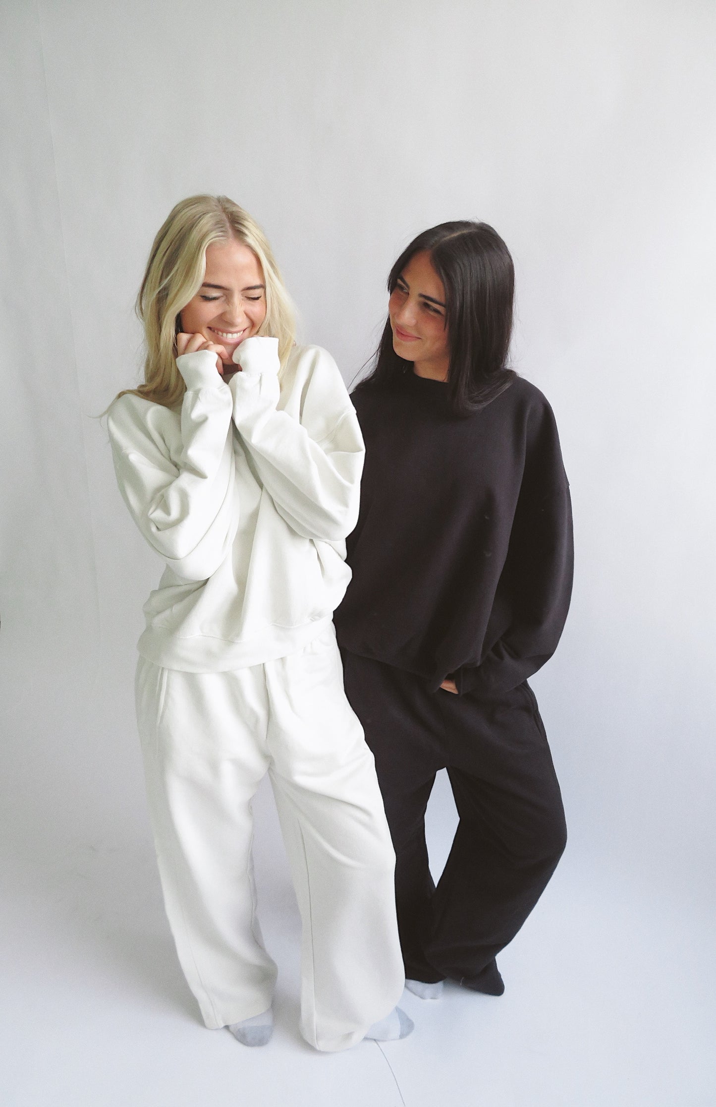 STRAIGHT LEG SWEATPANT