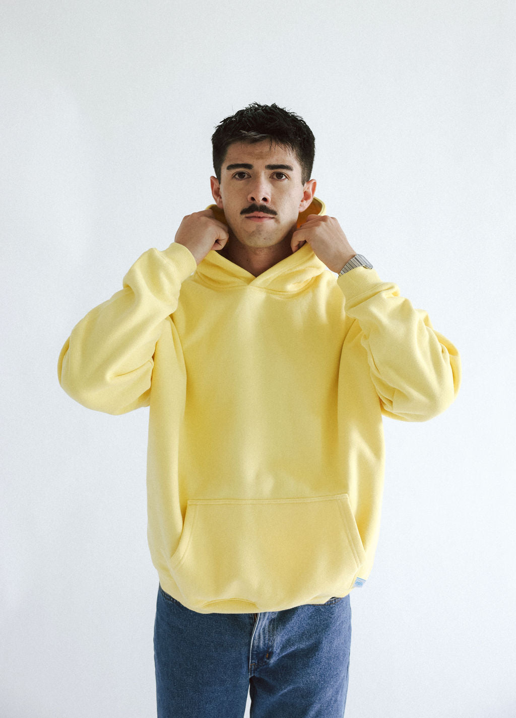 YELLOW SWEATSHIRT