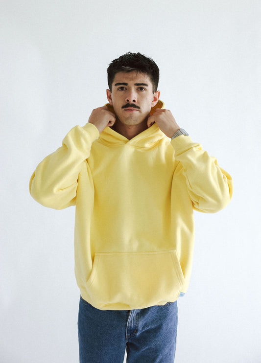 YELLOW SWEATSHIRT