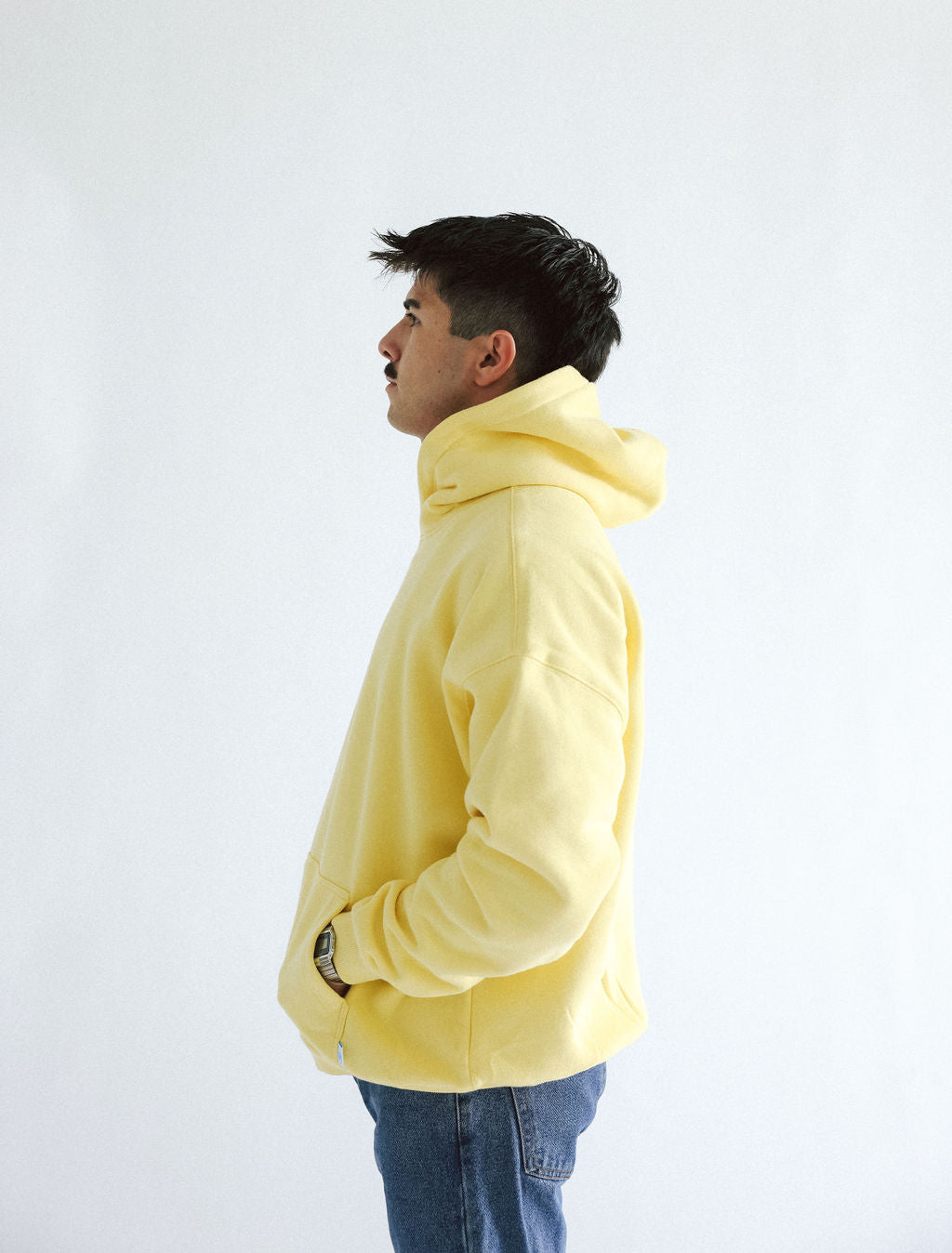 YELLOW SWEATSHIRT