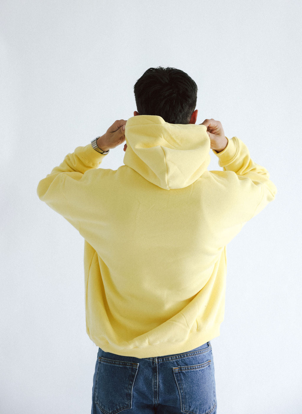 YELLOW SWEATSHIRT