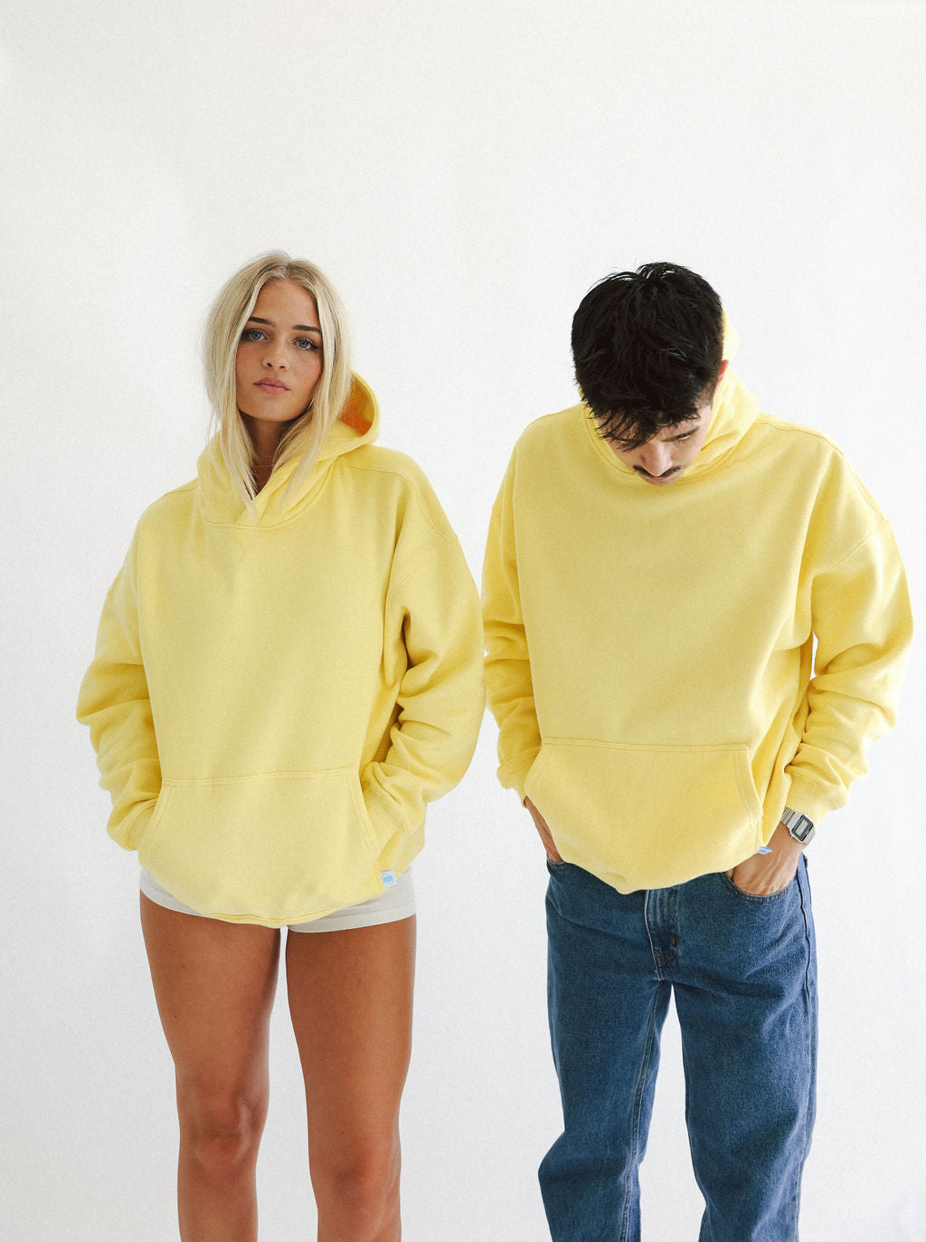 YELLOW SWEATSHIRT