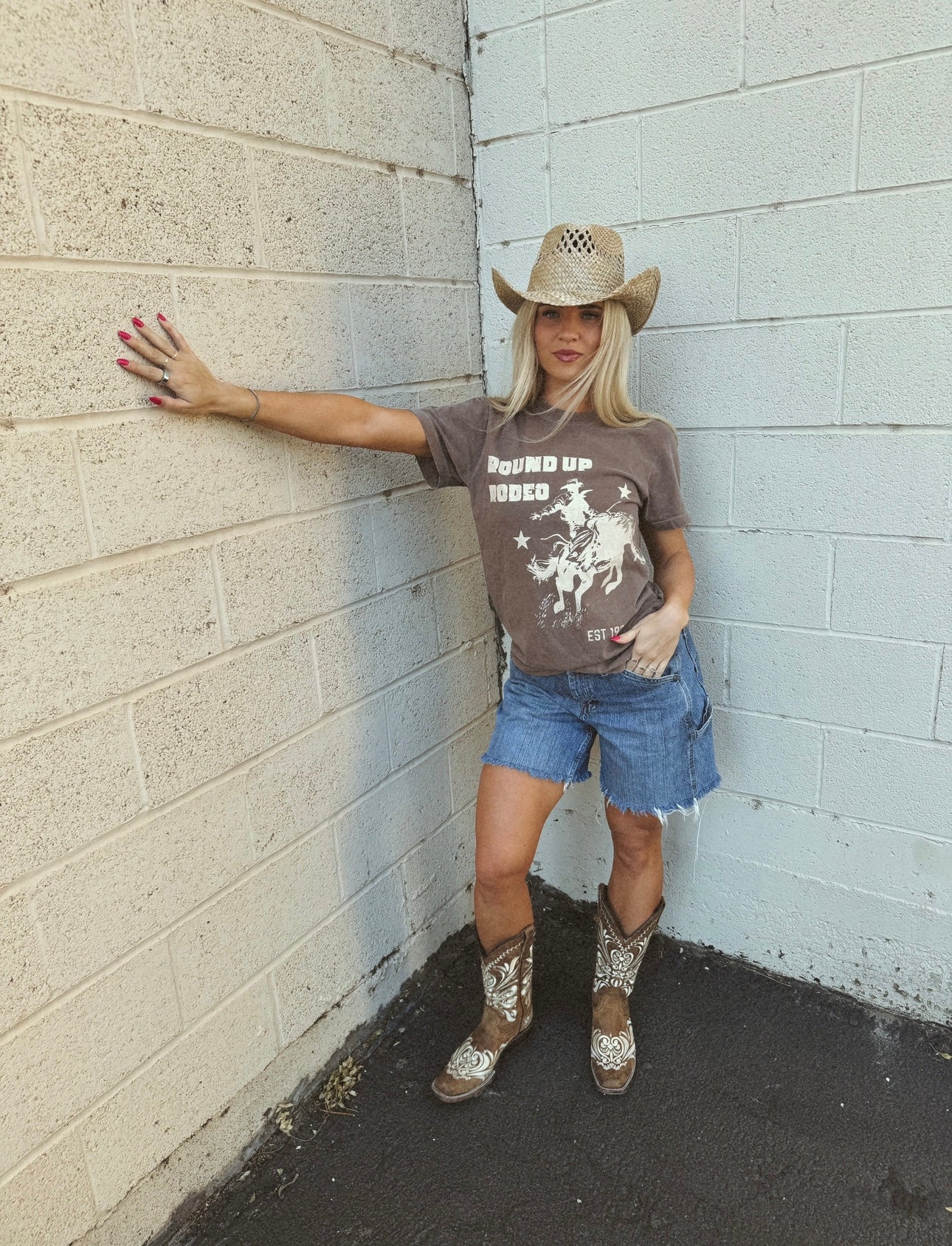 ROUND UP RODEO TEE